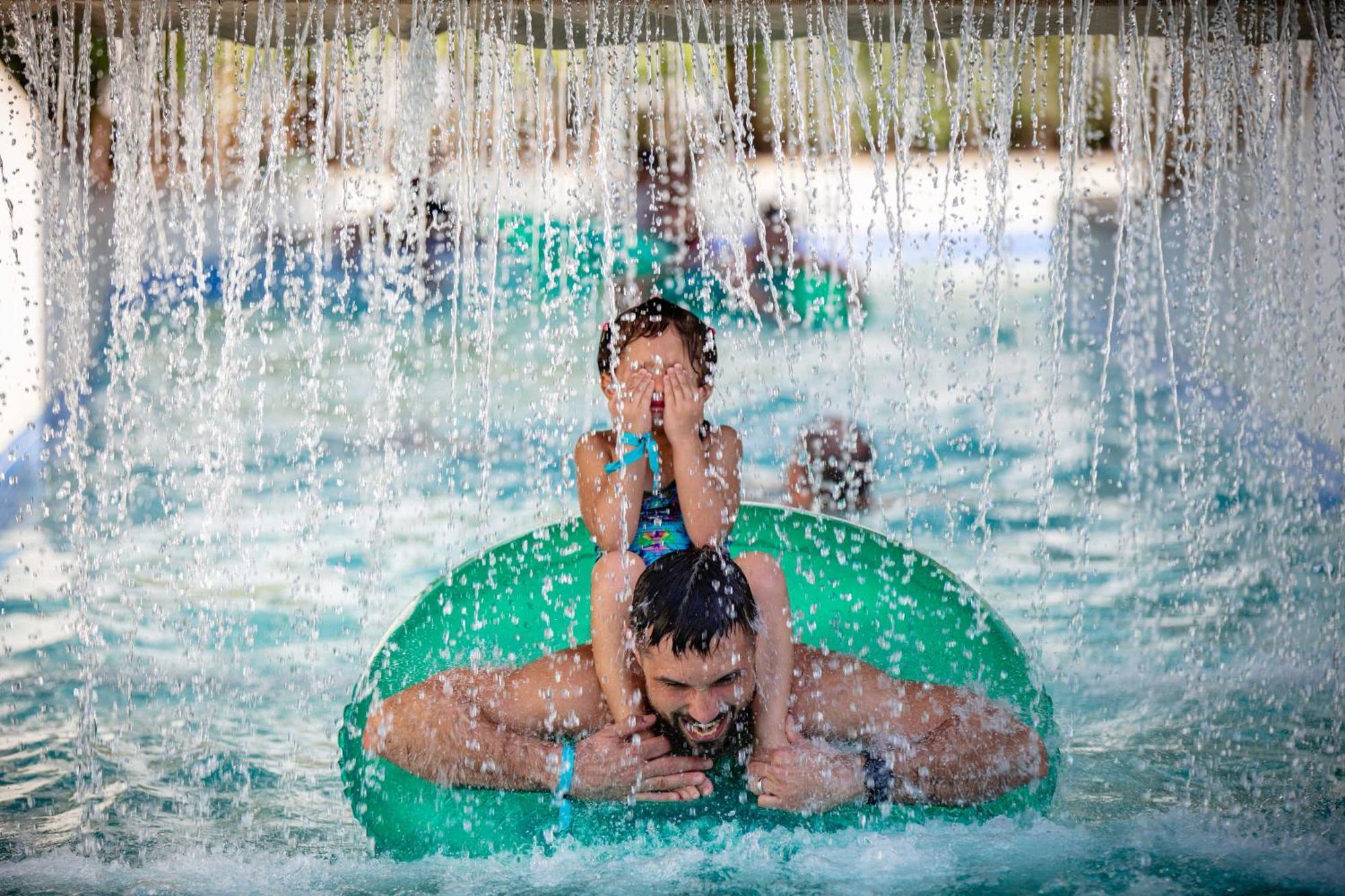 Centara Mirage Beach Resort Dubaï Extérieur photo